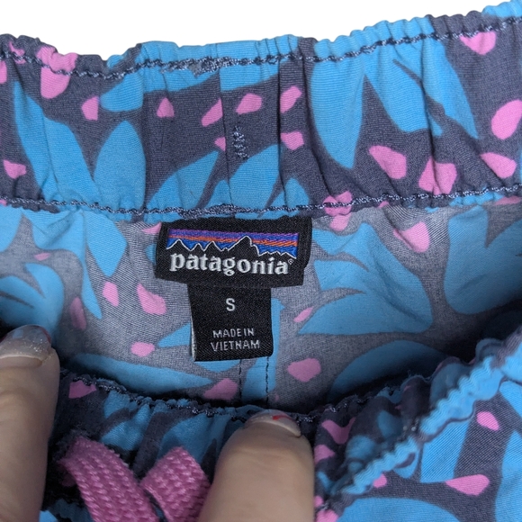 Patagonia Barely Baggies Blue Pink Floral Athletic Women's Shorts Small Outdoor - Picture 7 of 12